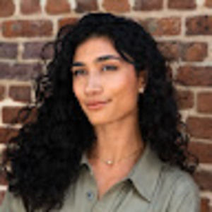 Meet your Posher, Abigail